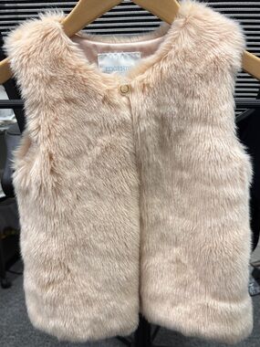 Edgehill Collection Girls' Faux Fur Vest - Light Blush